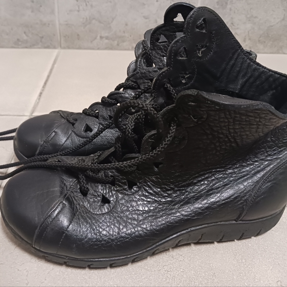 Son of Sandlar Queen of Hearts- 9 women's